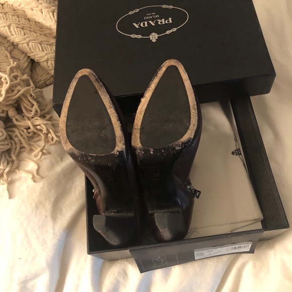 Aunthentic Prada brown leather booties - Picture 5 of 5